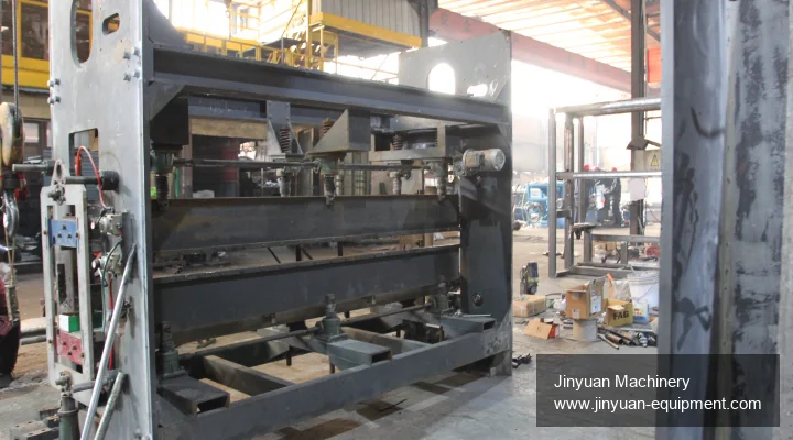 Needle breakage causes on needle loom